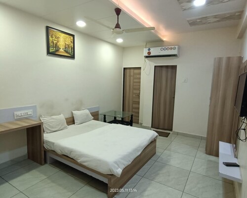 2 Person AC Room